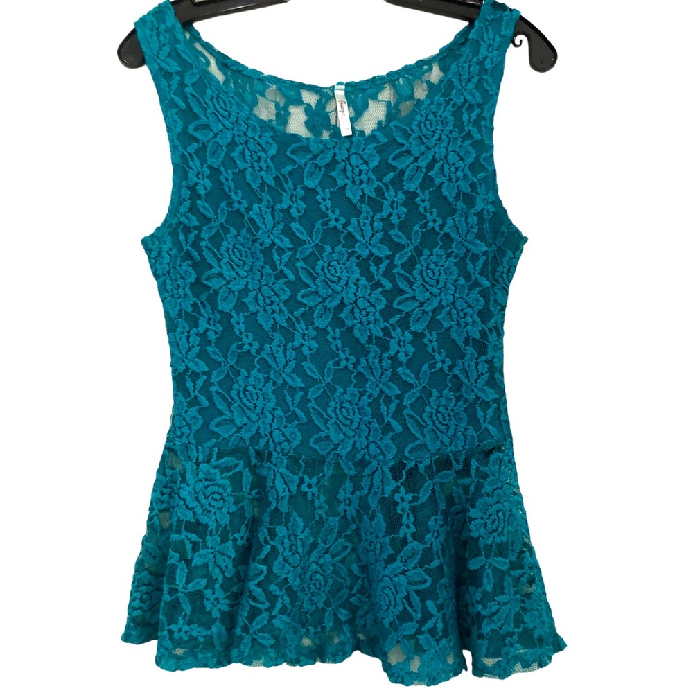 Fuego too Green Lace Peplum Sleeveless Top SZ M